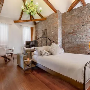 https://art-loft-1-salvadore.hotelslidodijesolo.com